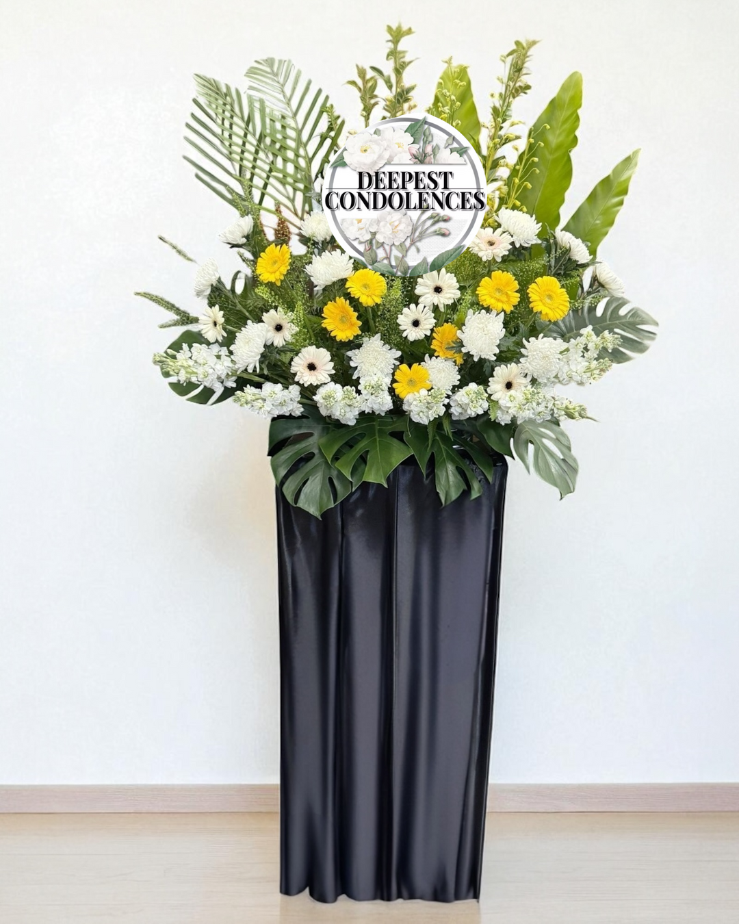 Condolences flowers stand 37