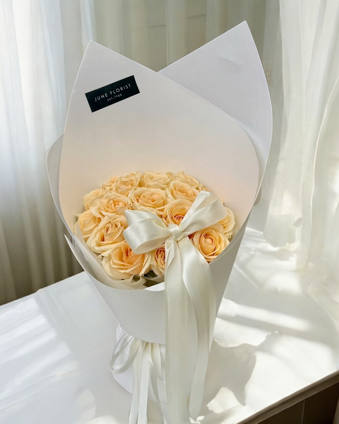 Champagne roses 082