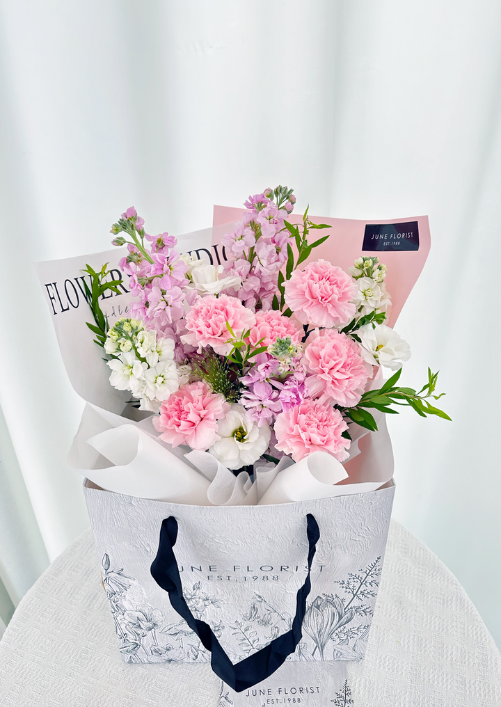 CARNATION BOUQUET 060