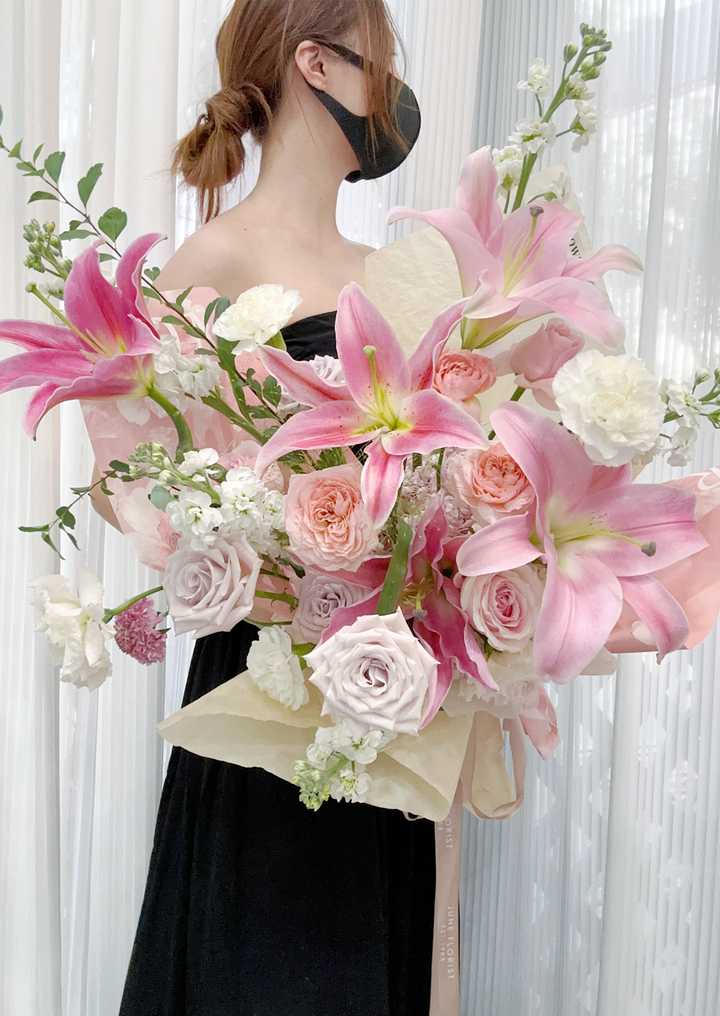 FLOWER BOUQUET (Lilies Bouquet )021