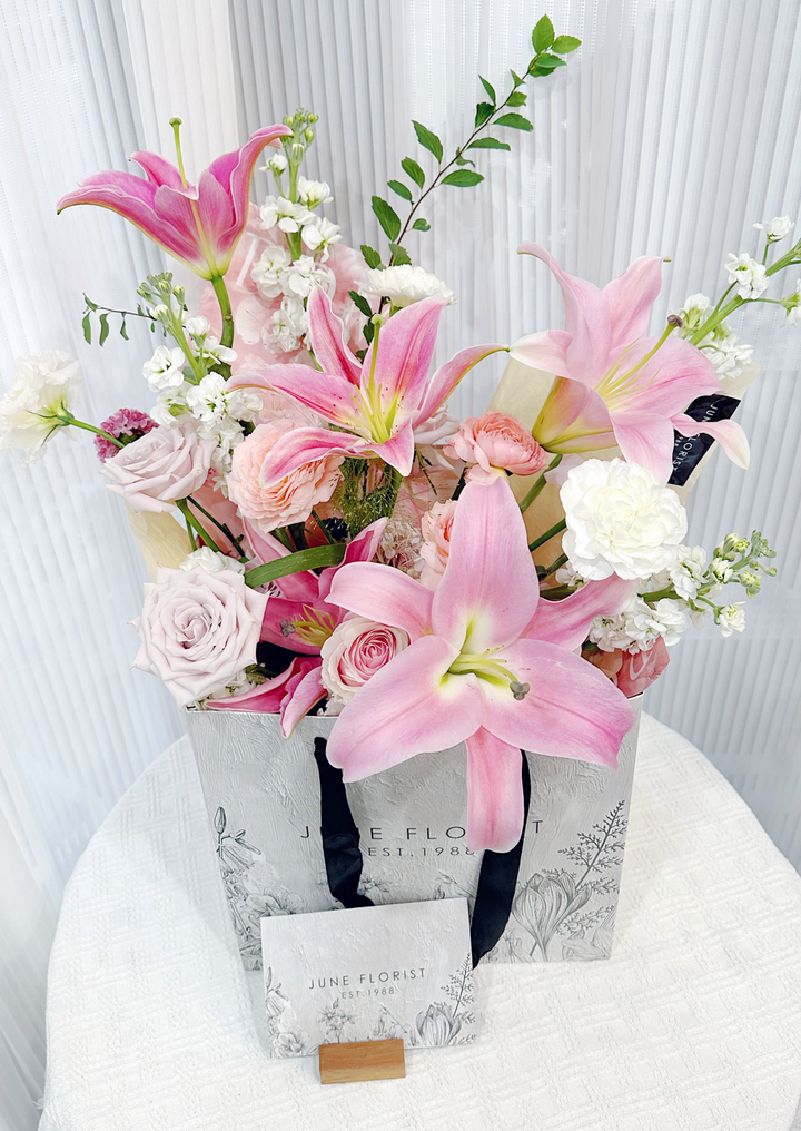 FLOWER BOUQUET (Lilies Bouquet )021