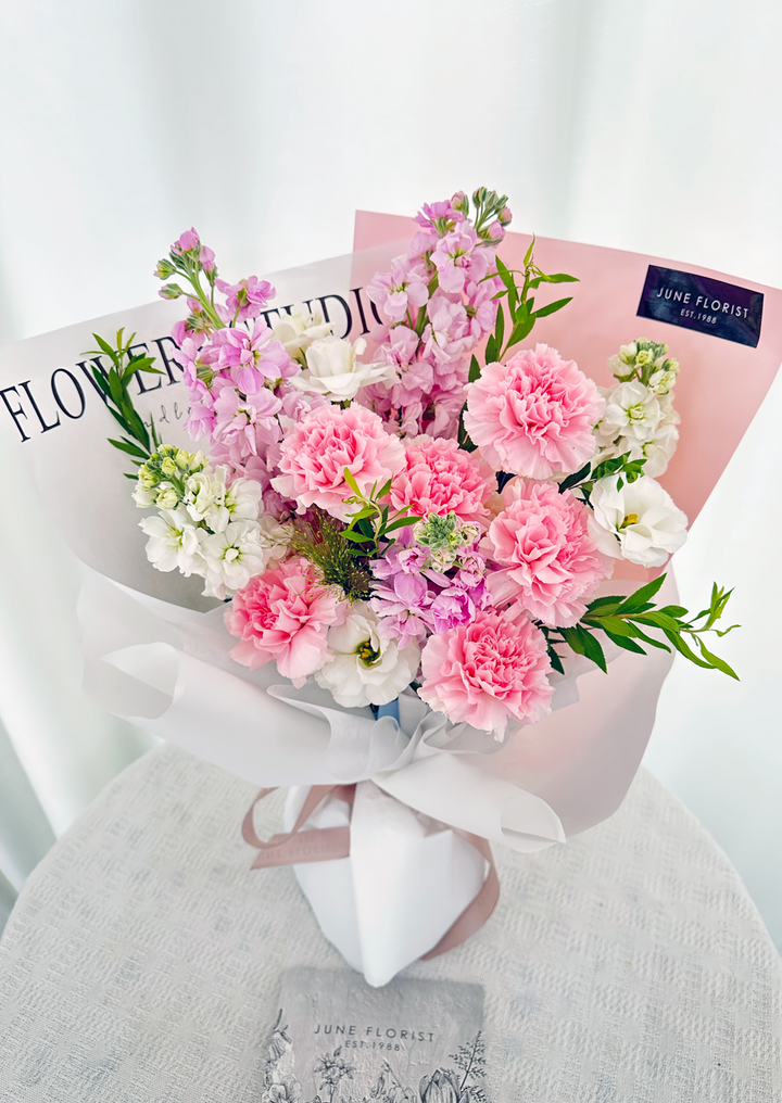 CARNATION BOUQUET 060