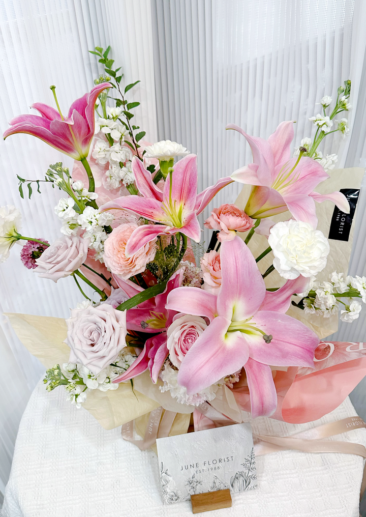 FLOWER BOUQUET (Lilies Bouquet )021