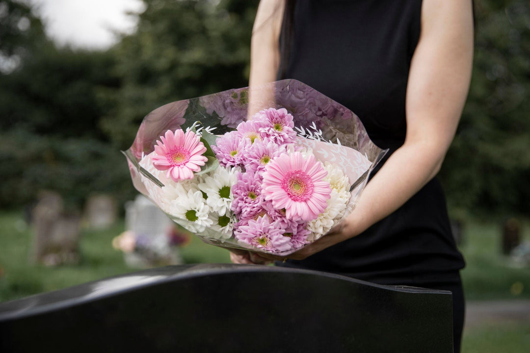 Understanding the Meaning of Flowers For Funerals