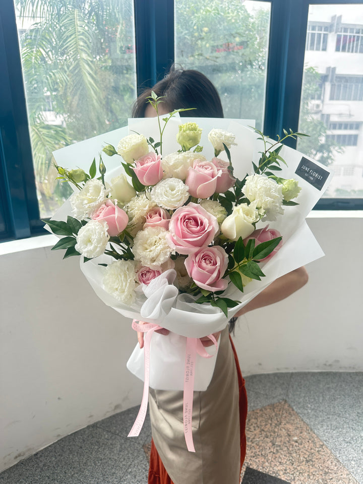 Hand bouquet 095