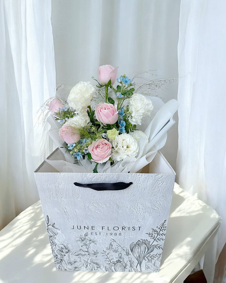 Hand bouquet 079