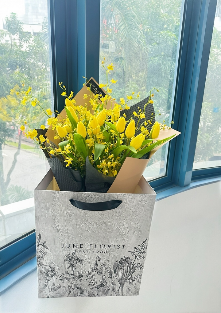 Tulip bouquet 121