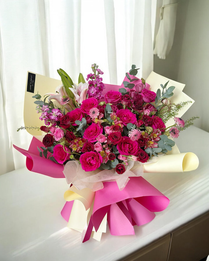 Hand bouquet 080