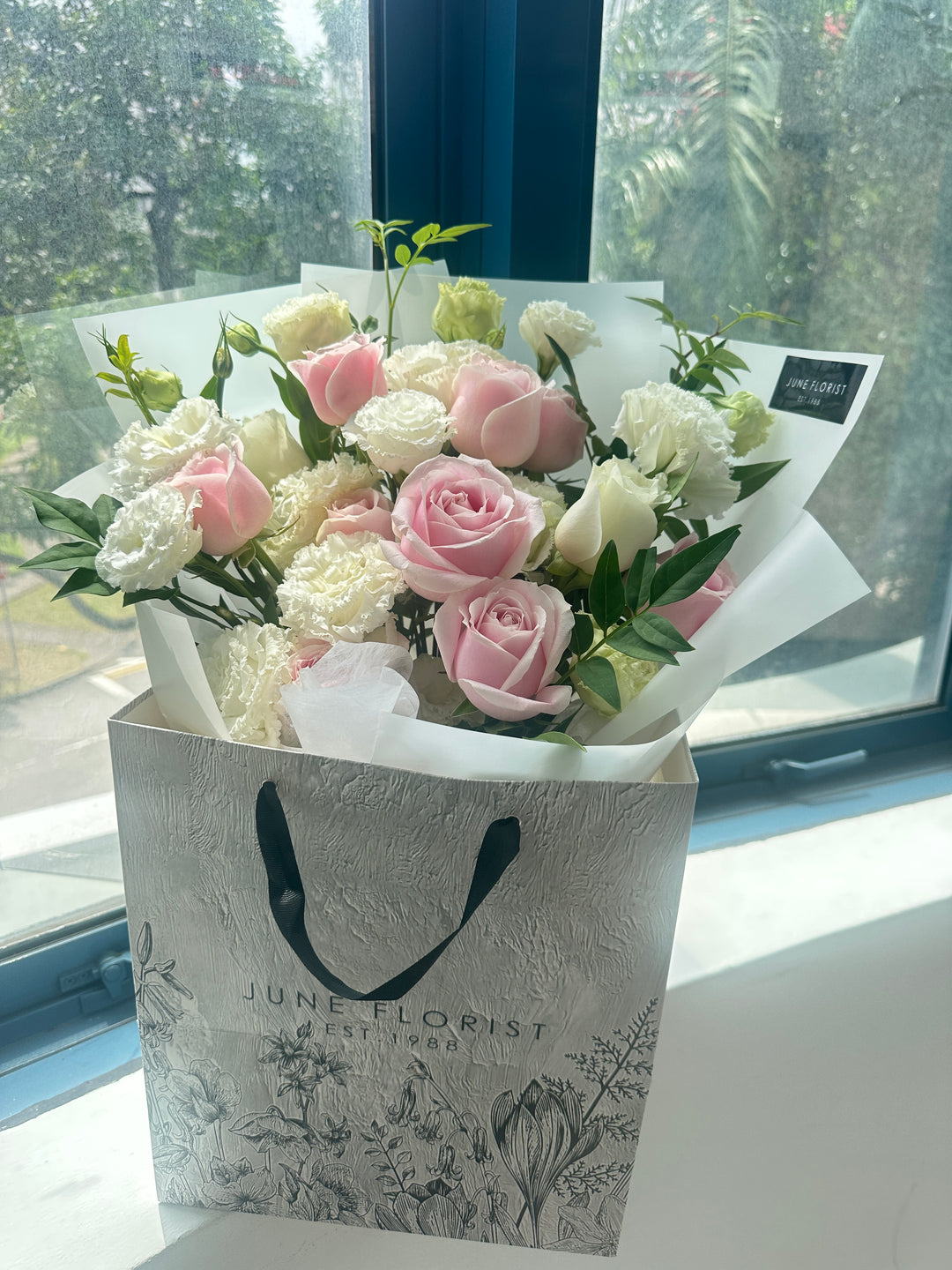 Hand bouquet 095
