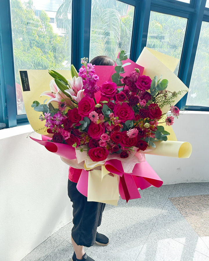 Hand bouquet 080
