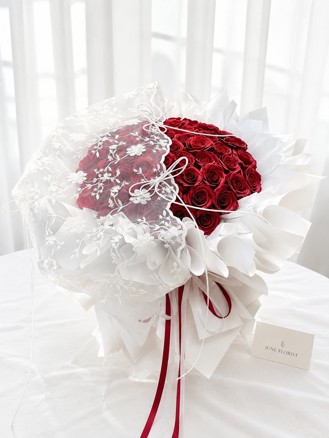 Rosé Lace – 52 Red Roses