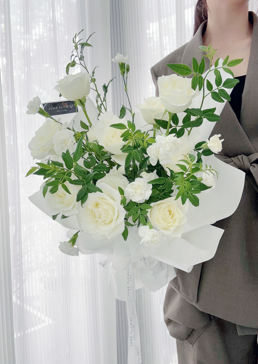 FLOWER BOUQUET (white rose) 033