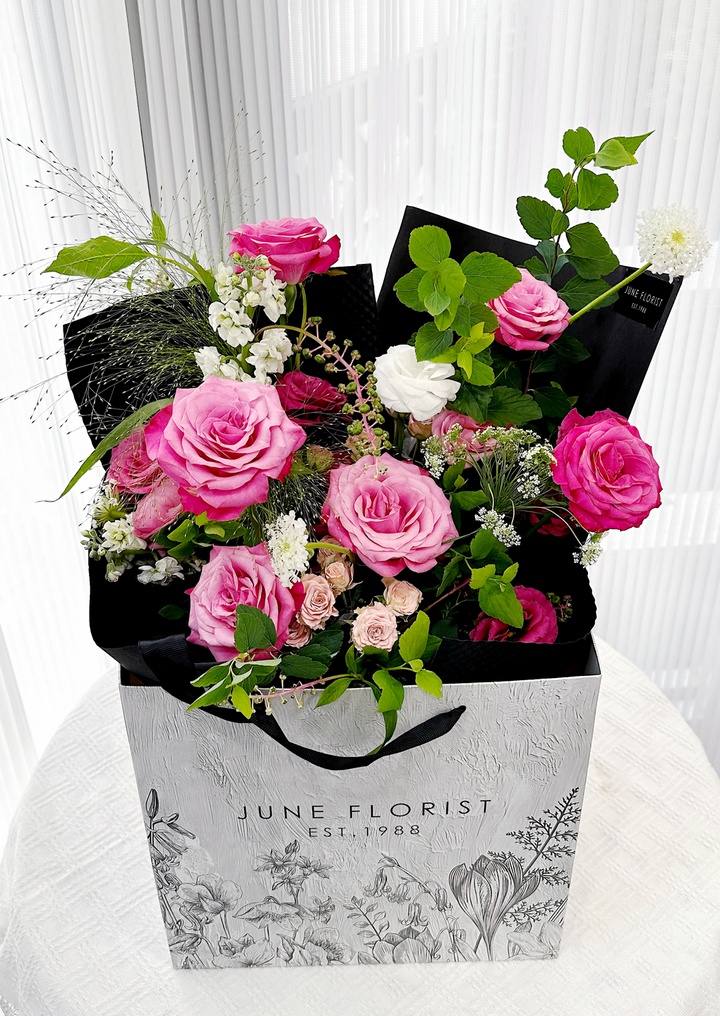 Shocking pink rose Bouquet 010