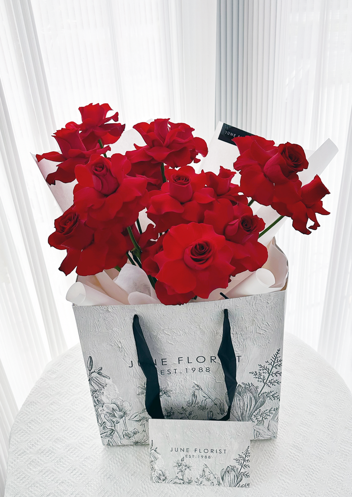 FLOWER BOUQUET (red roses) 037