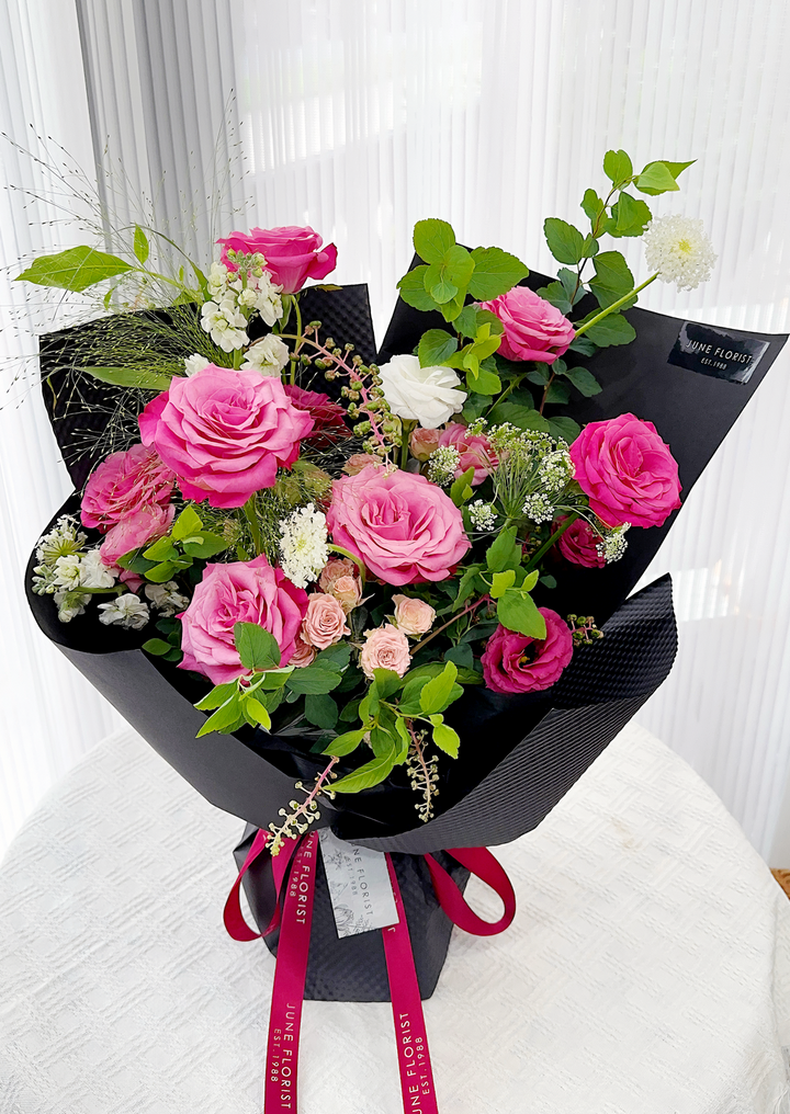 Shocking pink rose Bouquet 010
