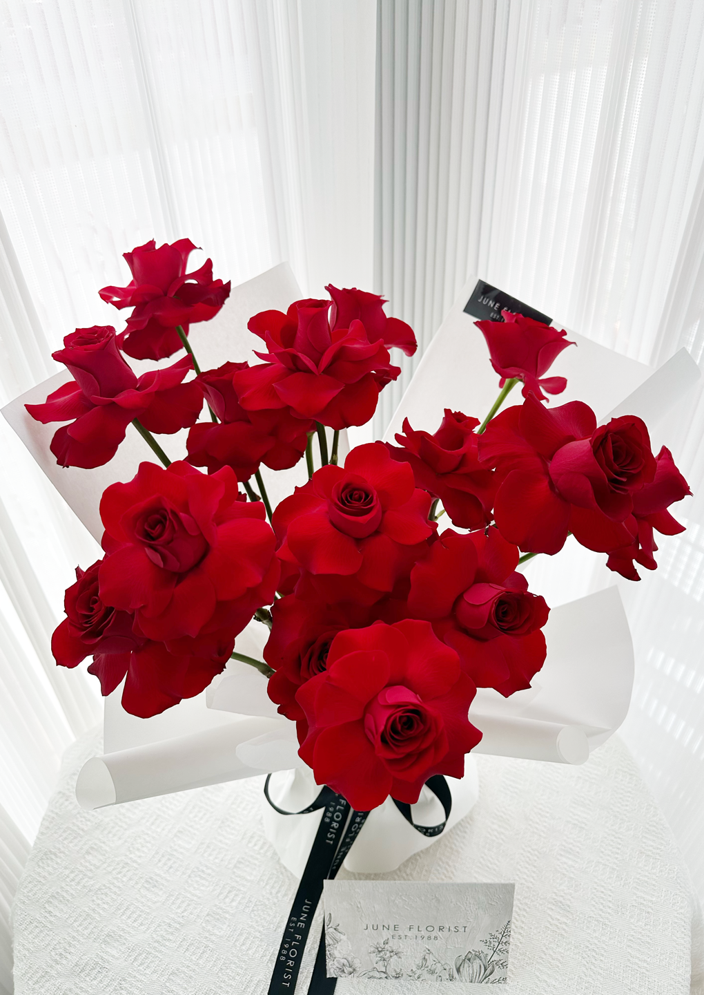 FLOWER BOUQUET (red roses) 037