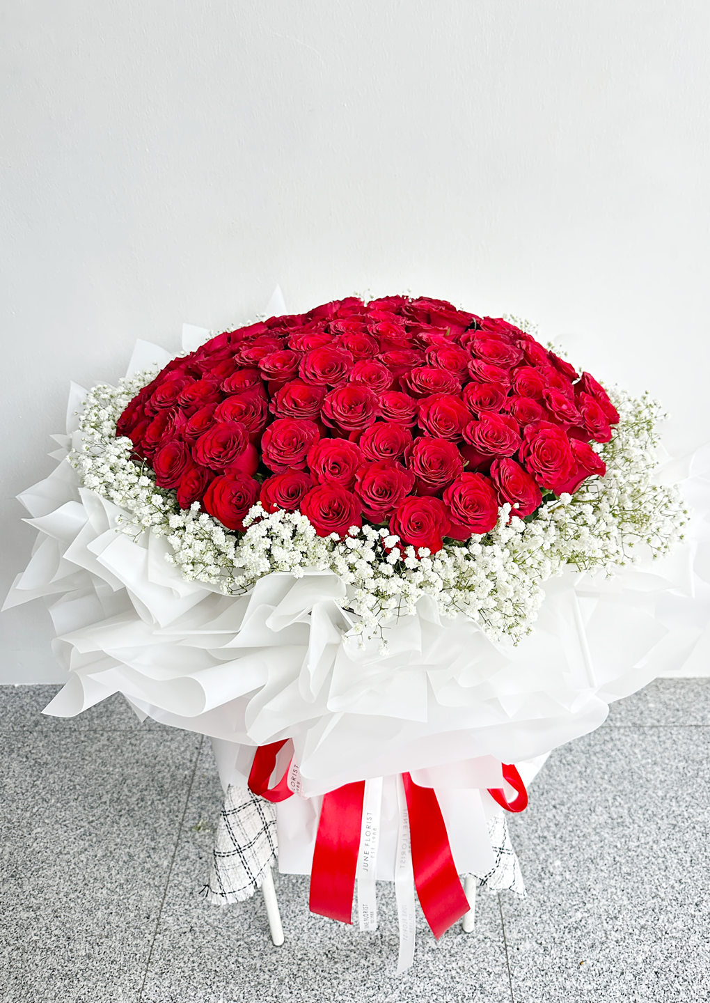 99 red roses